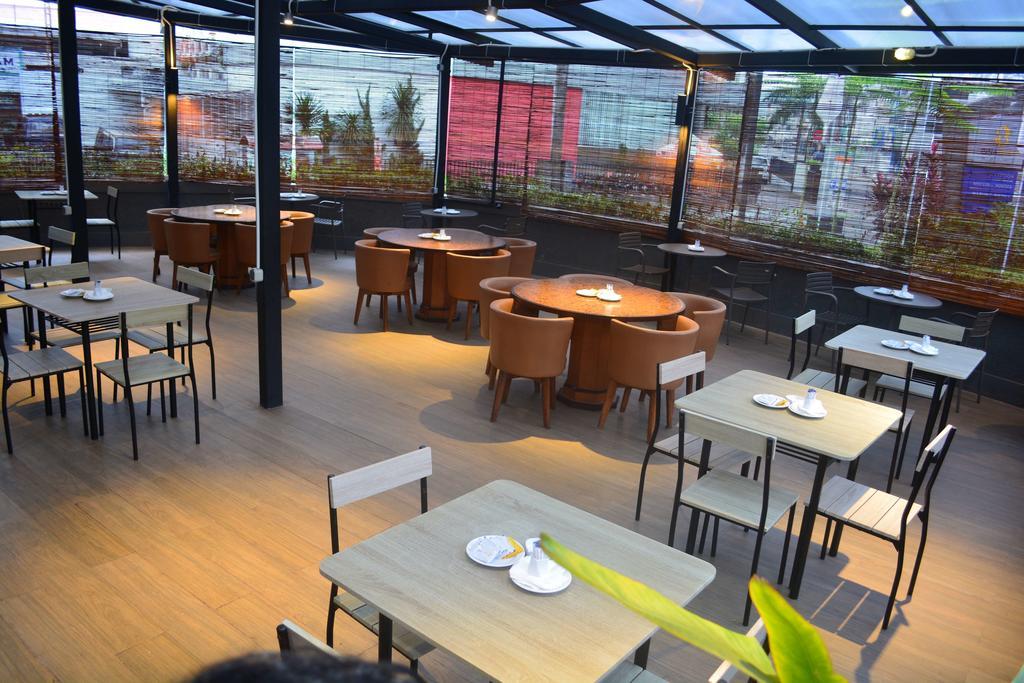 Yunna Hotel Lampung Bandar Lampung Ngoại thất bức ảnh