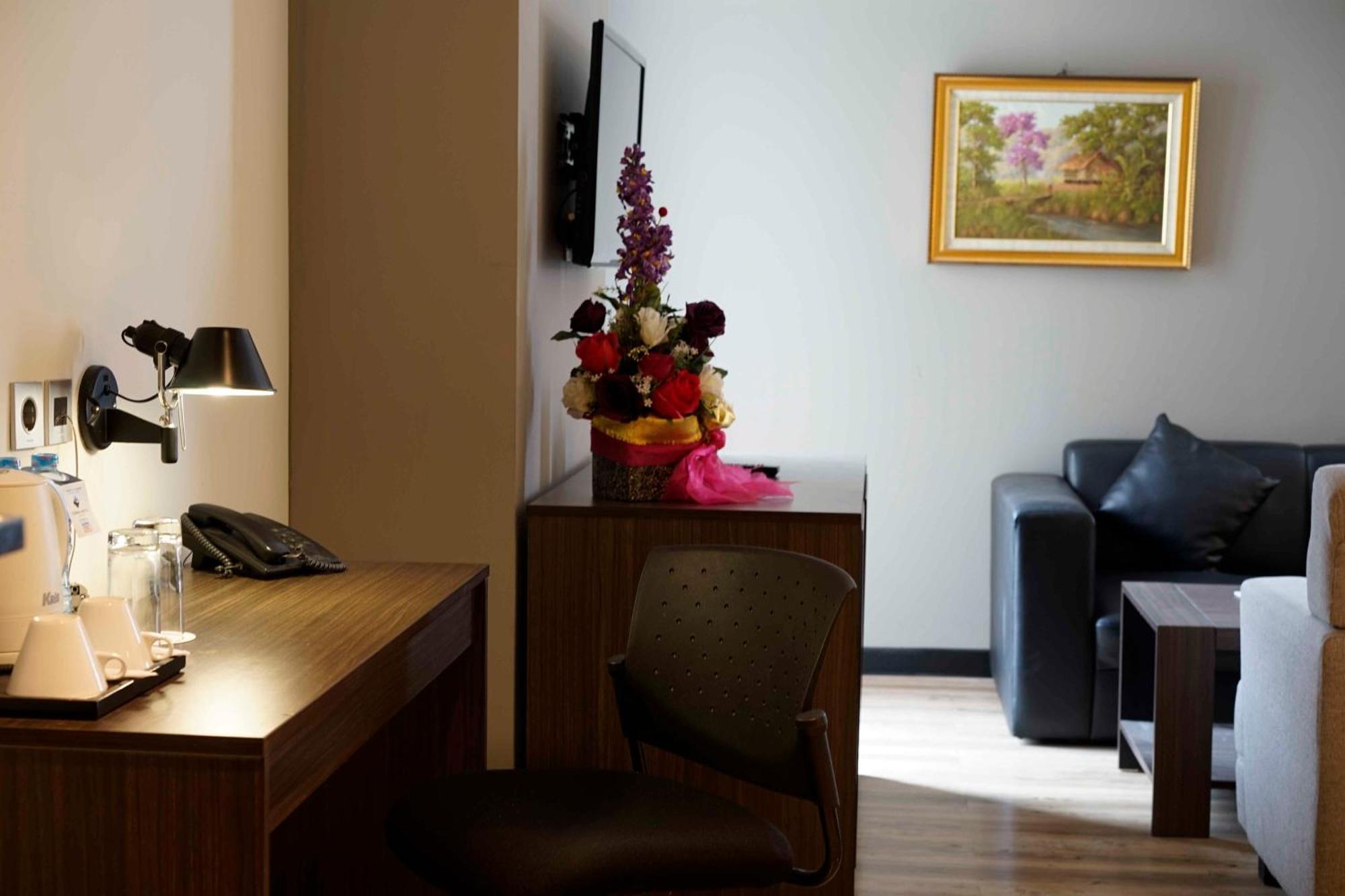 Yunna Hotel Lampung Bandar Lampung Ngoại thất bức ảnh