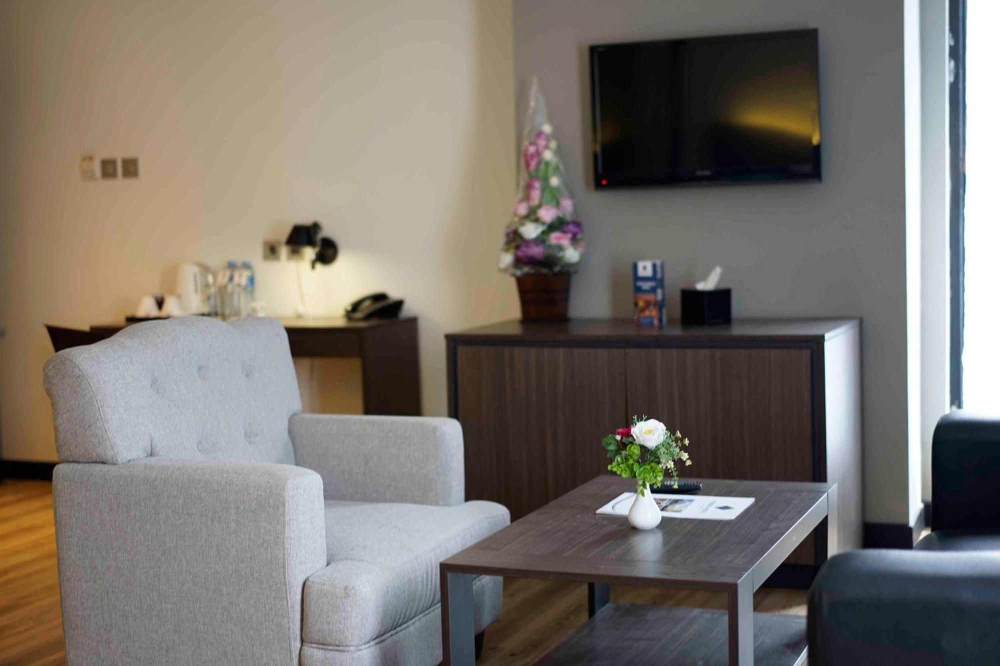 Yunna Hotel Lampung Bandar Lampung Ngoại thất bức ảnh